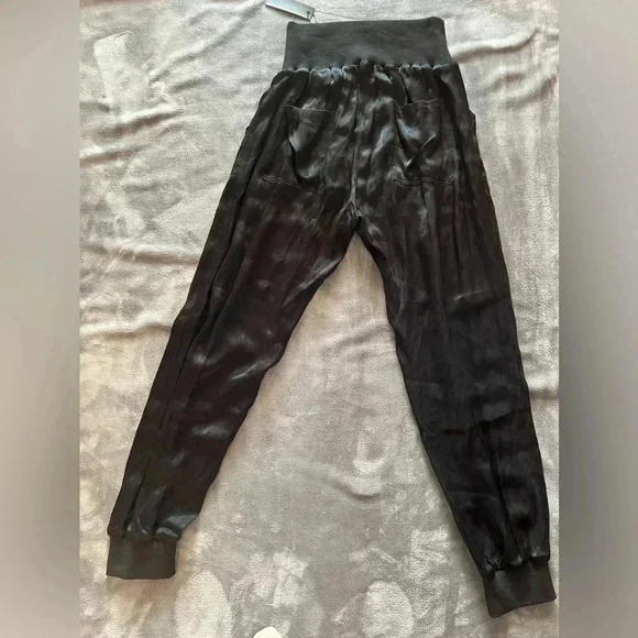 REVOLVE bobi BLACK Sleek Textured Pants in Black, size L, BNWT - Picture 9 of 13